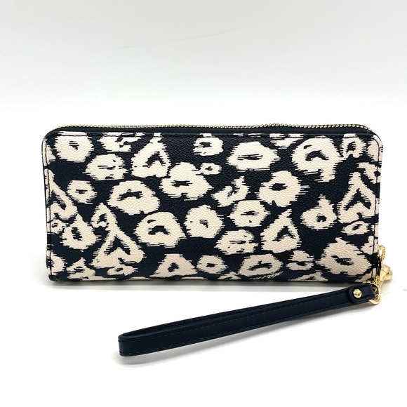 Michael Kors Large Continental Wallet Wristlet - Picture 4 of 7